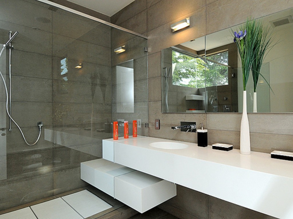 25 Modern Luxury Bathroom Designs