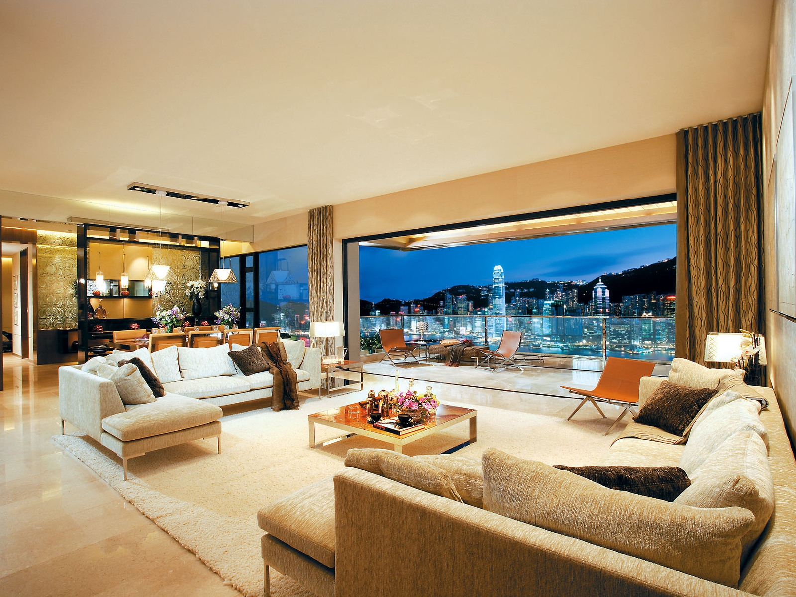 rich luxury living room