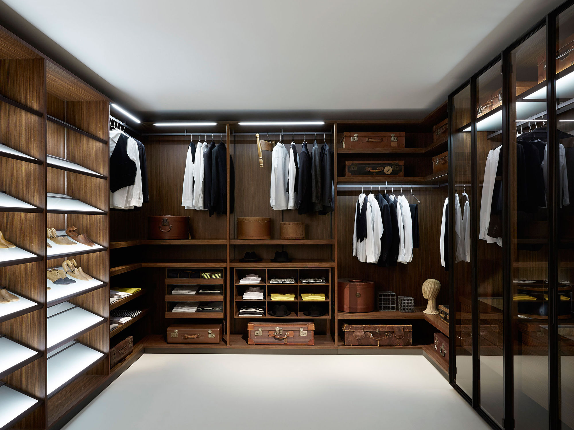 21 Best Traditional Storage Closets Design Ideas Bedroom Laundry Room Furniture Wooden Walk In Wardrobes