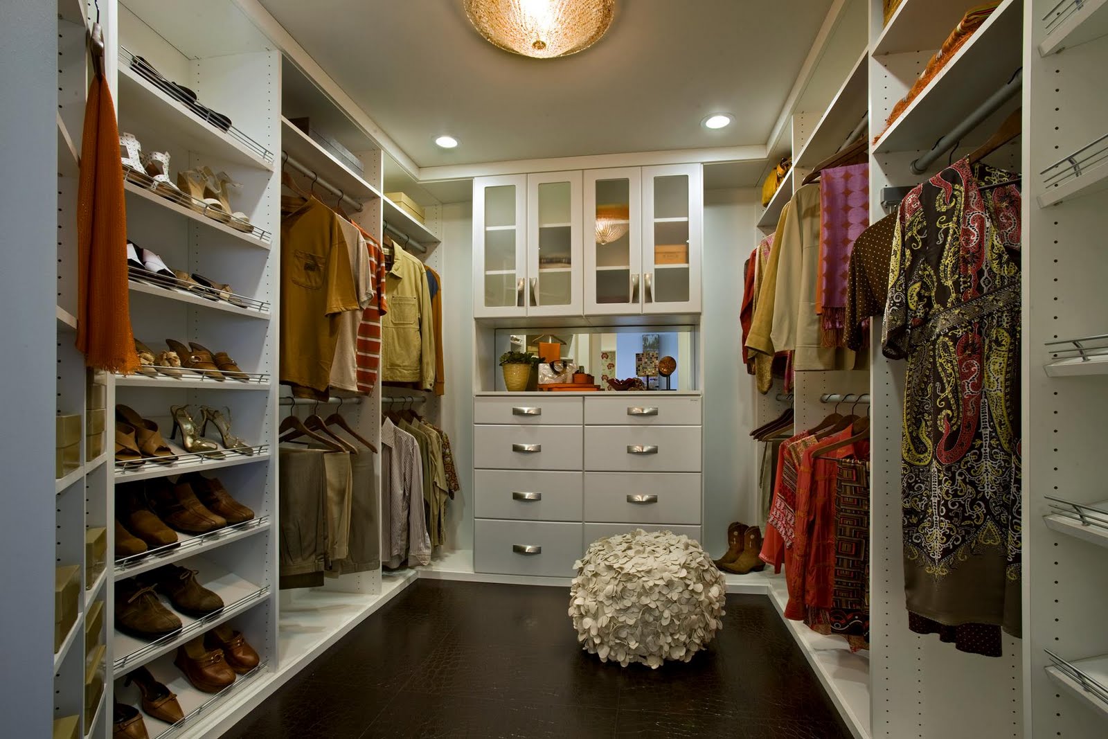20 Stunning Farmhouse Storage Closets Design Walk In Closet Storage