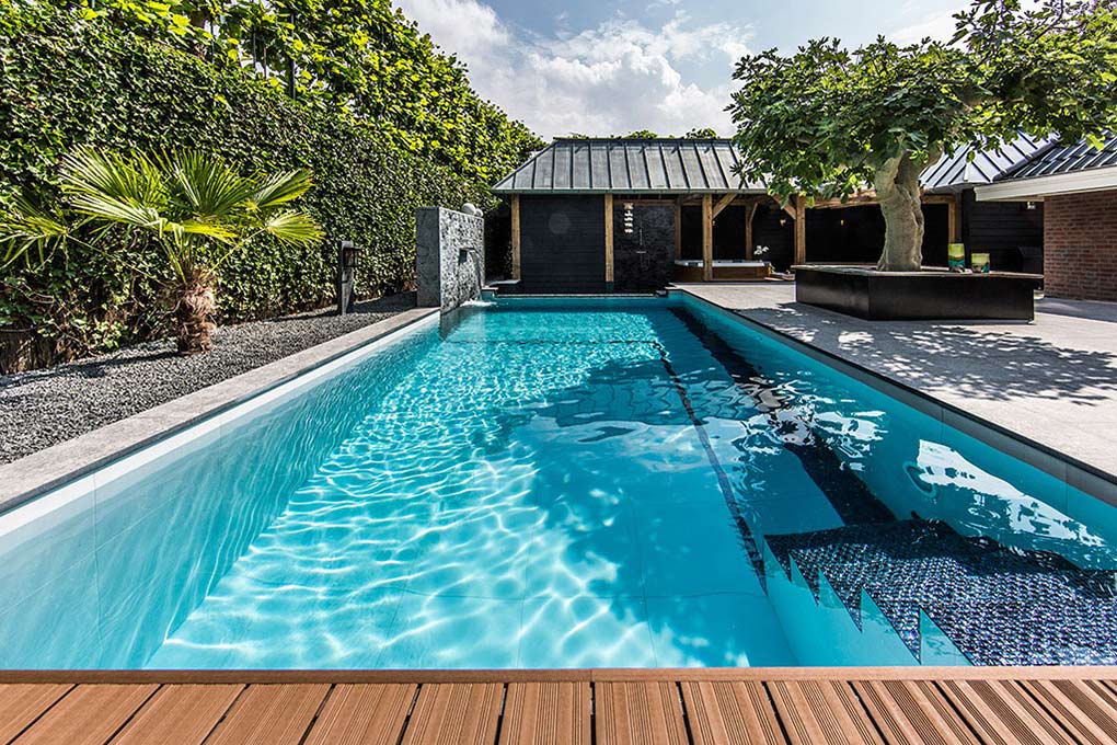 20 Amazing Small Backyard Designs with Swimming Pool