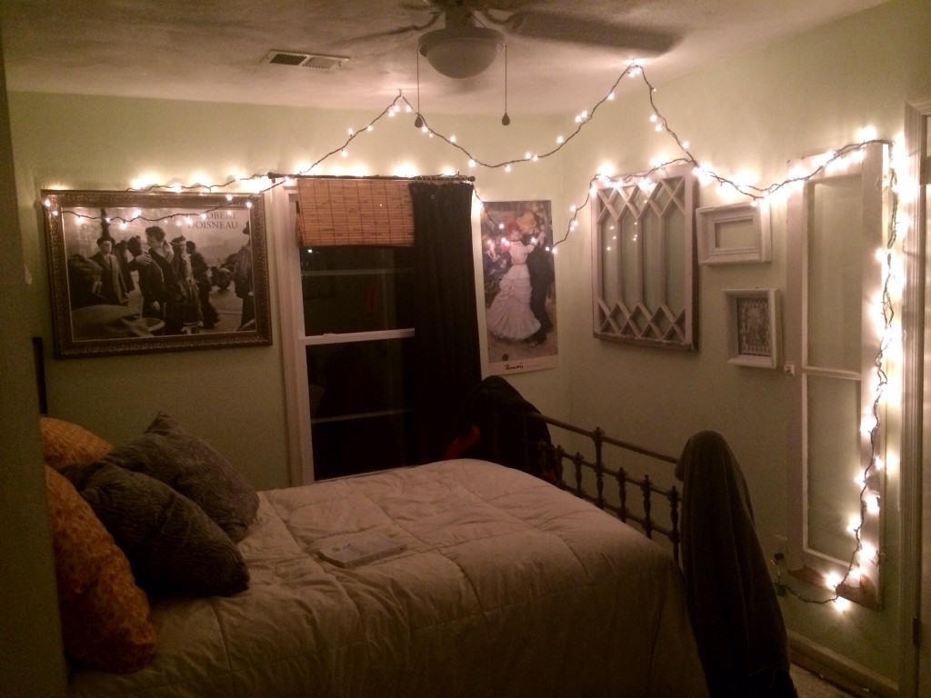 Decorate Bedroom With String Lights