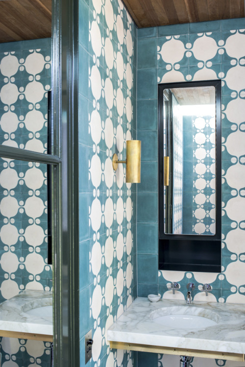 30 Beautiful Small Bathroom Decorating Ideas