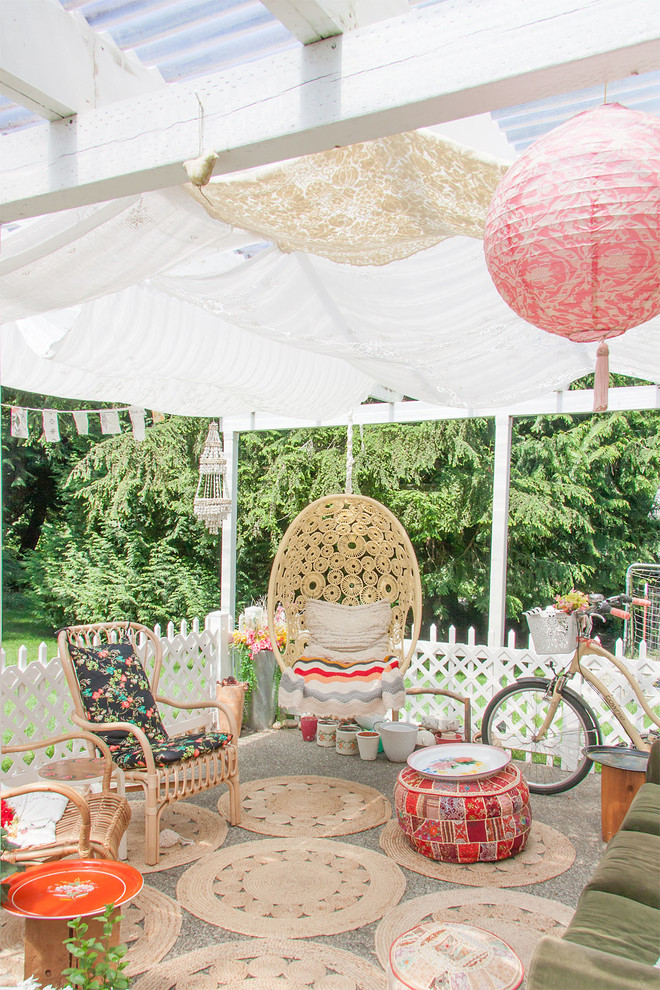 Shabby Chic Style Backyard Patio Design