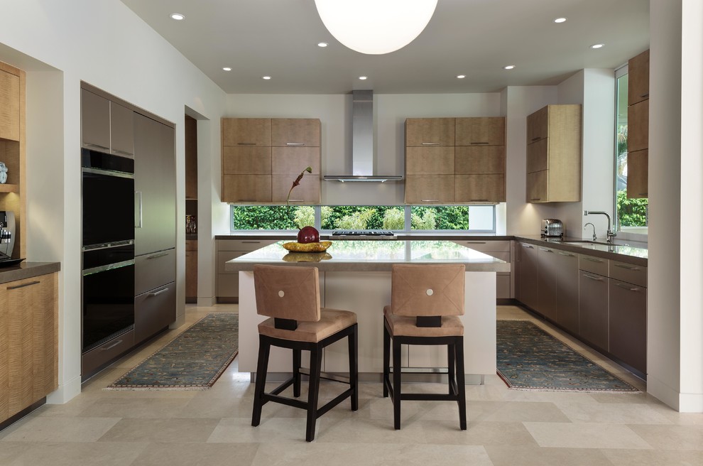 Modern Enclosed Kitchen Modern Enclosed Kitchen