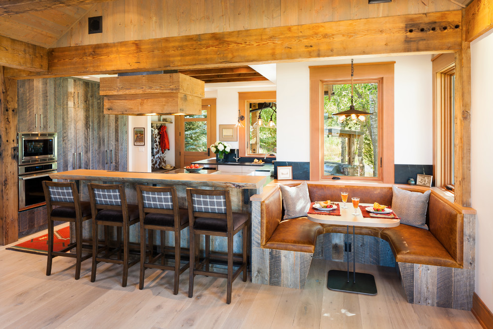 20 Amazing Eat-In Kitchen Design Ideas