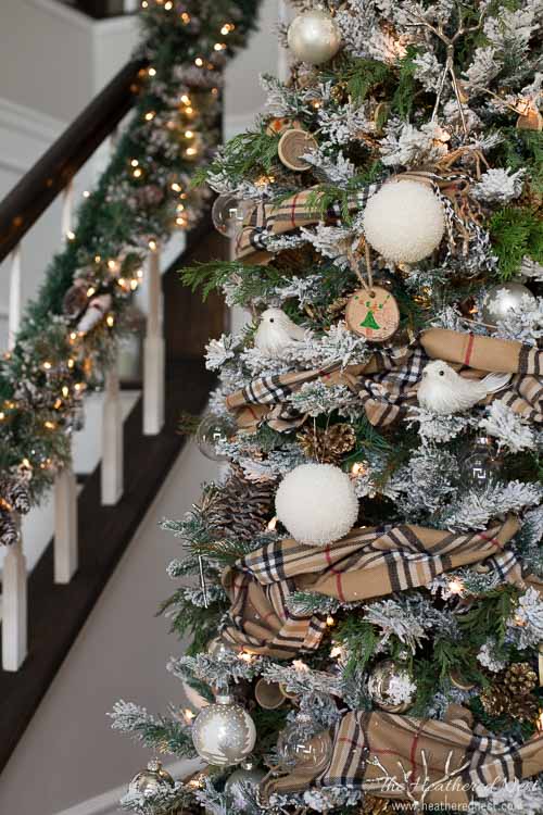 DIY Garland With Winter Scarf DIY Garland With Winter Scarf