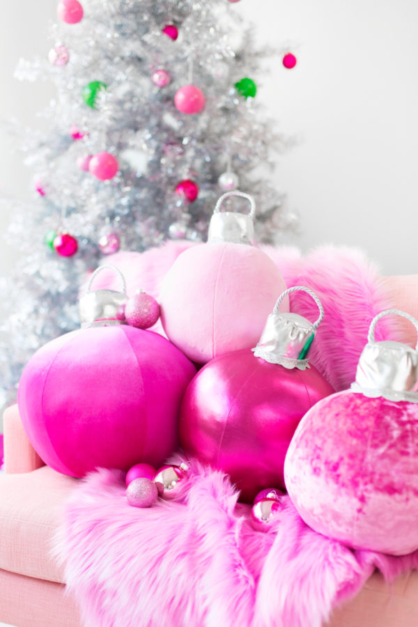 DIY Ornament Pillows DIY Ornament Pillows
