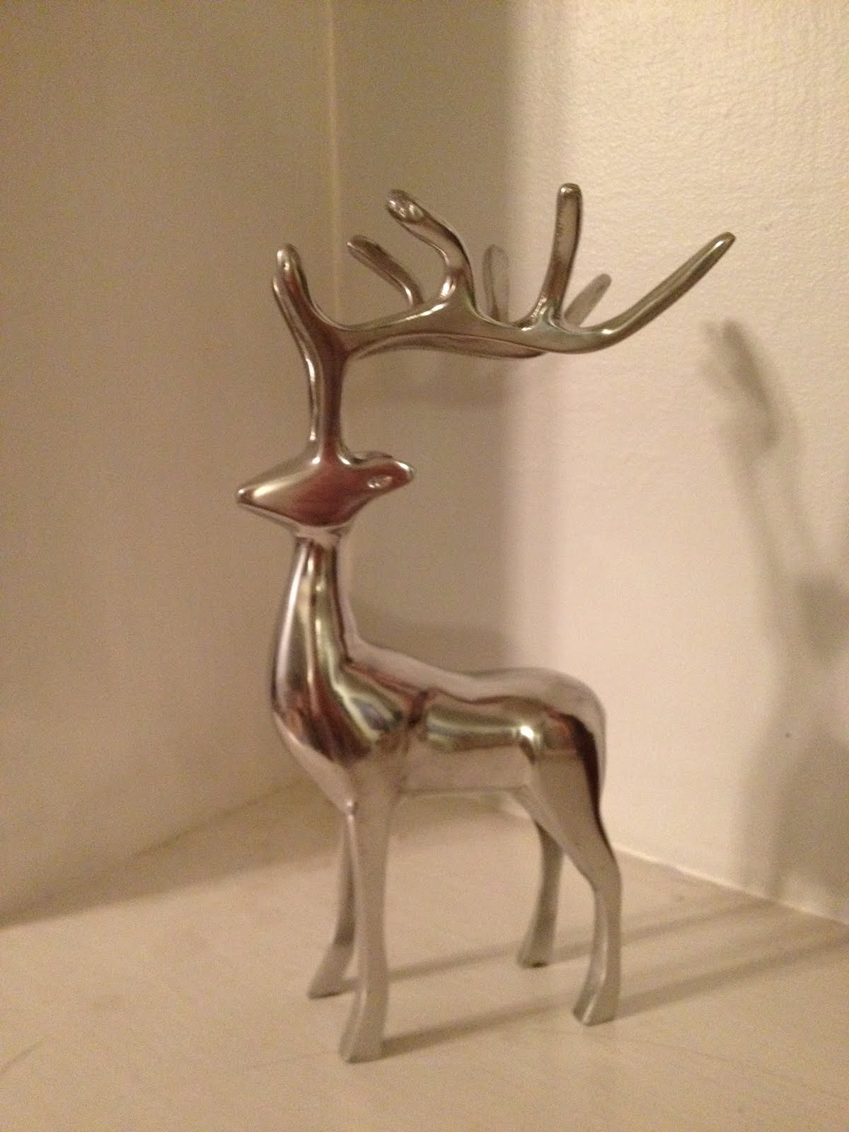 30 Amazing Modern Christmas Decoration Ideas Mid Century Modern Christmas Decorations