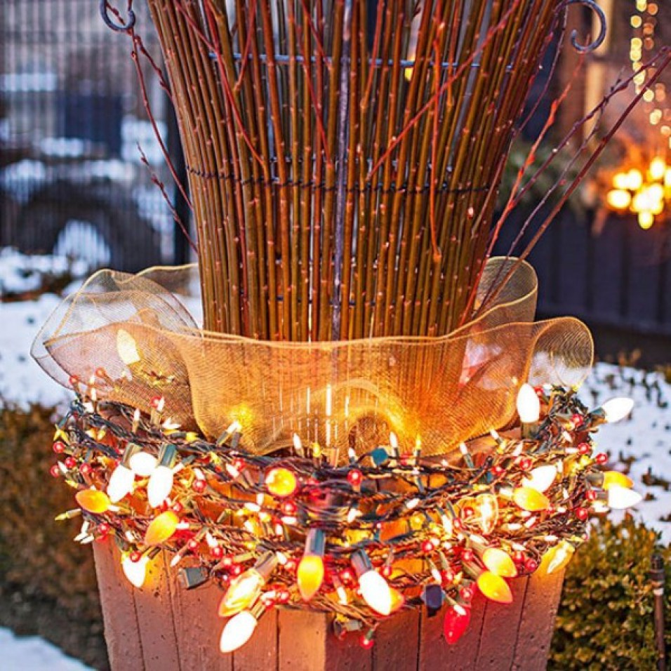 New Outdoor Christmas Decorations with Simple Decor