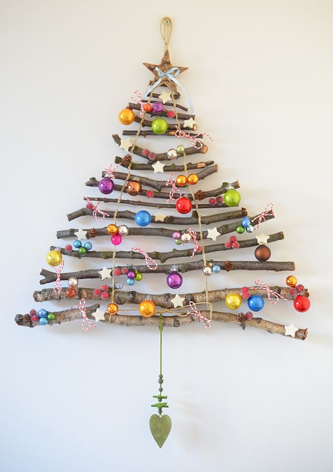 30 Amazing DIY Christmas Wall Art Ideas