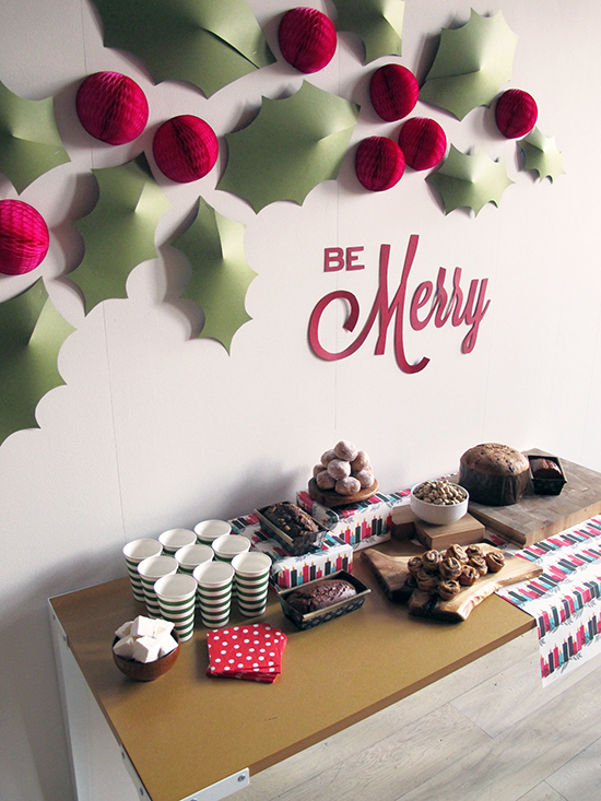 DIY Holiday Meadow Wall Thewowdecor DIY Holiday Meadow Wall Thewowdecor
