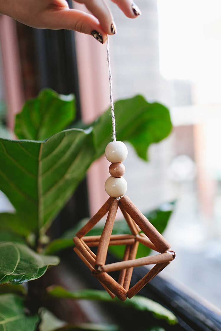 DIY cinnamon stick himmeli Thewowdecor DIY cinnamon stick himmeli Thewowdecor