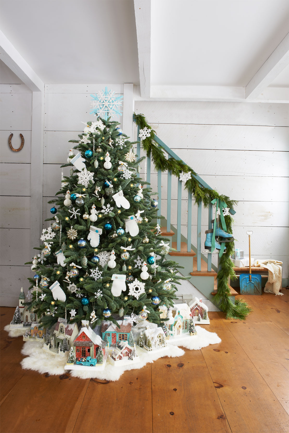  Decorated Christmas Trees for Simple Design