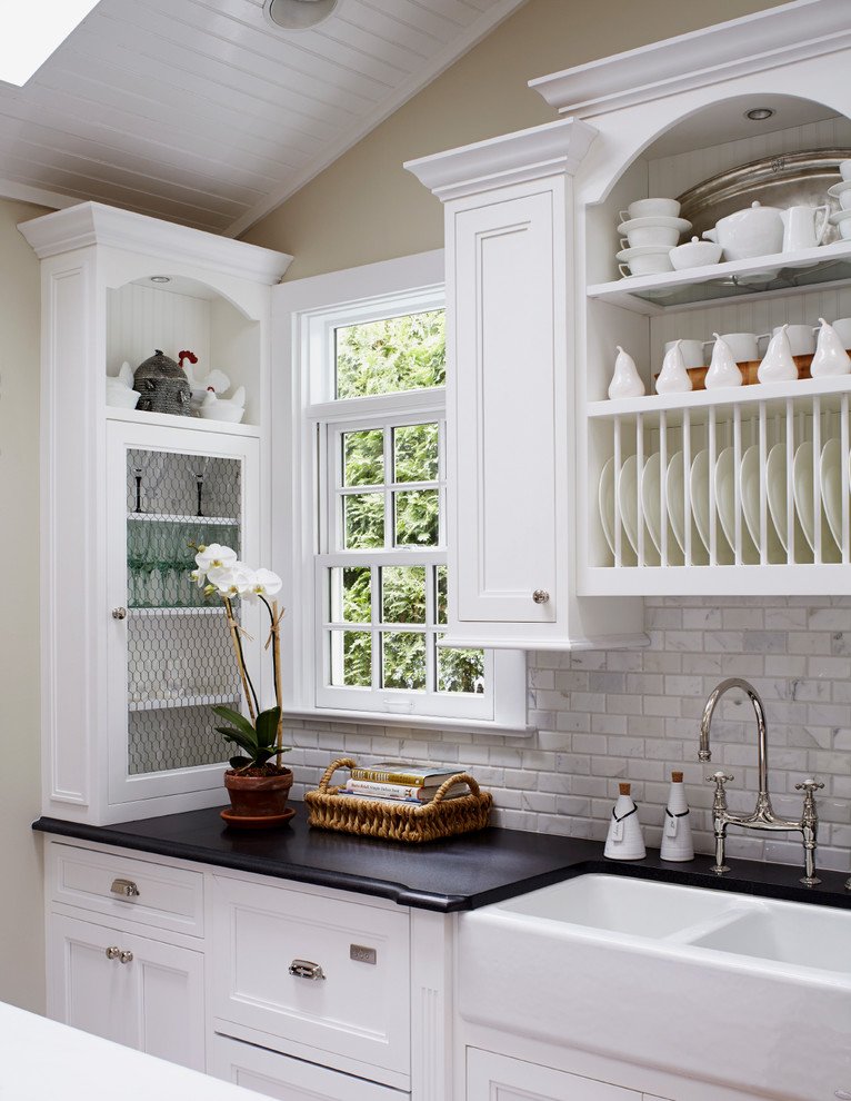 Bewitching-Calcutta-Marble-home-designing-tips-Beach-Style-Kitchen-New-York