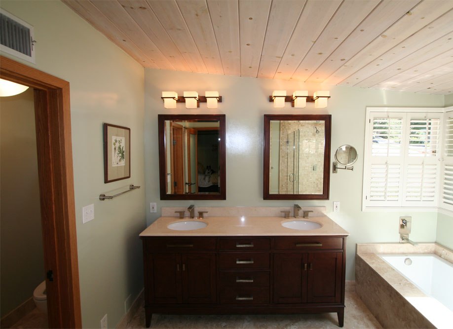 Luxury Craftsman Bathroom Interior