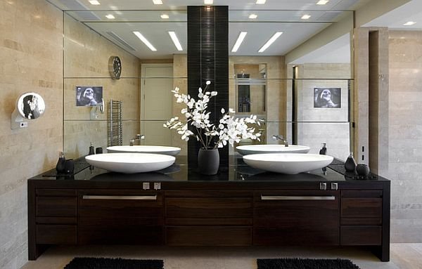 asian-bathroom-with-white-flowers