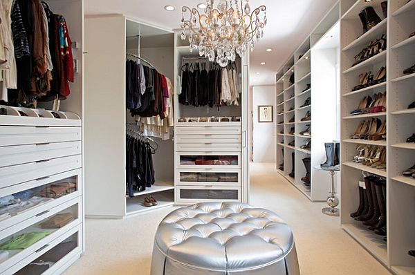 comfortable-white-modern-walk-in-closet