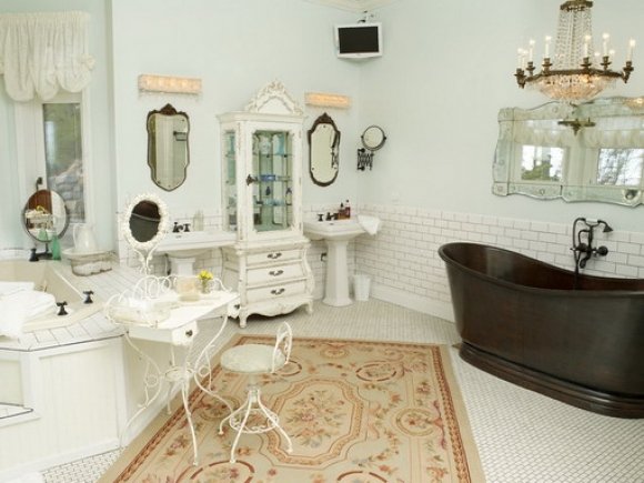 dark-tubs-in-eclectic-bathroom-design