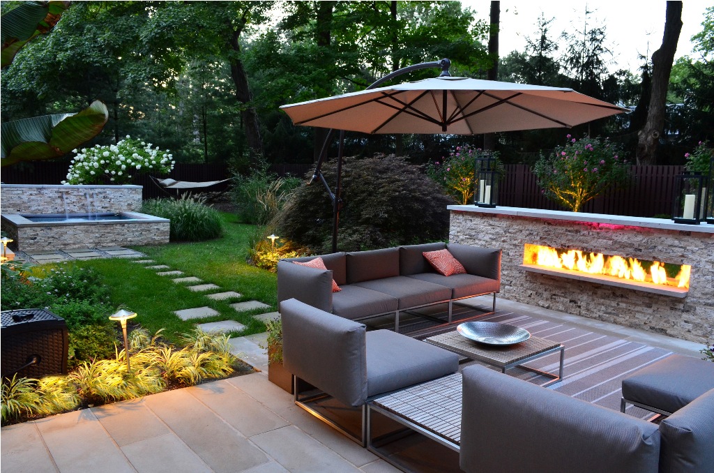 exterior-luxury-modern-backyard-sitting-area-modern-outdoor-fireplace-designs-extraordinary-outdoor-design-ideas