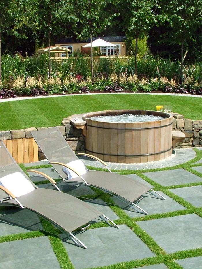 25 Stunning Garden Hot Tub Designs
