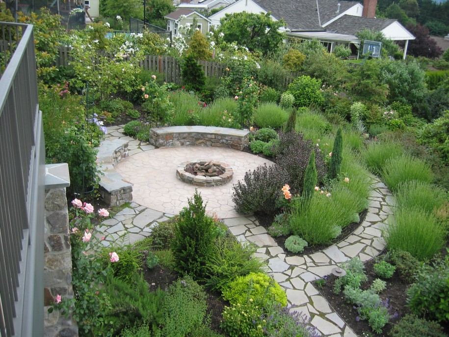 20 Awesome Landscaping Ideas For Your Backyard 20 Awesome Landscaping Ideas For Your Backyard on Cool Backyard Decorations id=16368