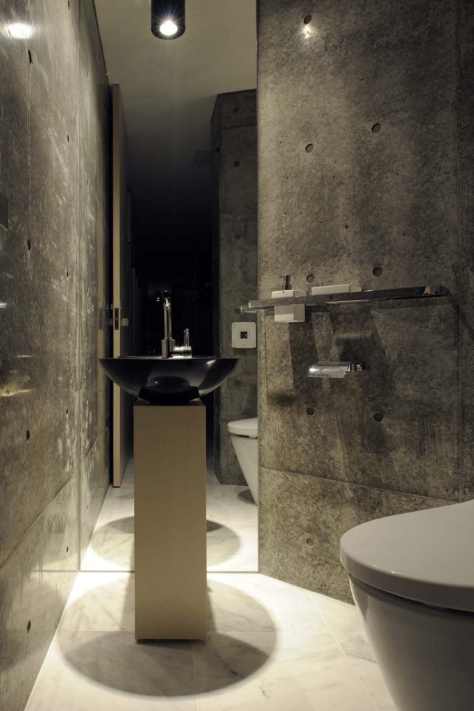 Awesome-Eco-Friendly-Bathroom-Design-Of-Endless-Concrete-With-black-vanity-