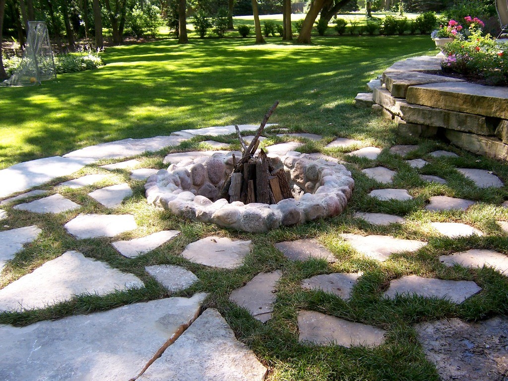 15 Stunning Outdoor fire pits designs