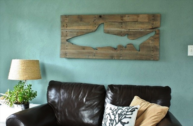 12 Fabulous DIY Pallets Wall Art Ideas
