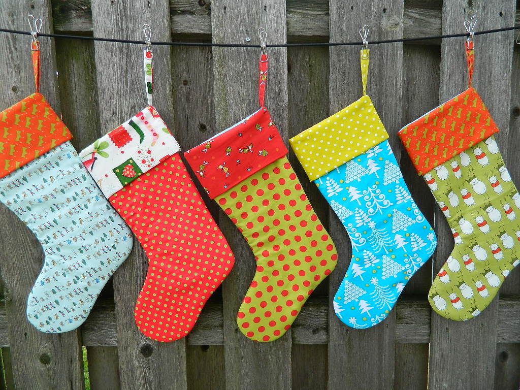 christmas-stocking-design-ideas-with-enticing-colorful-christmas-stocking