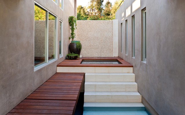 Modern Marble and Wood Stairs
