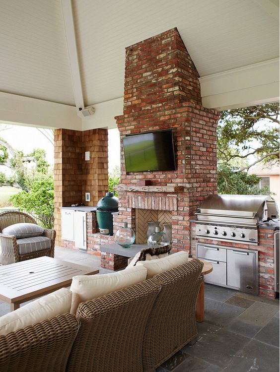 Outdoor Kitchen with fireplace