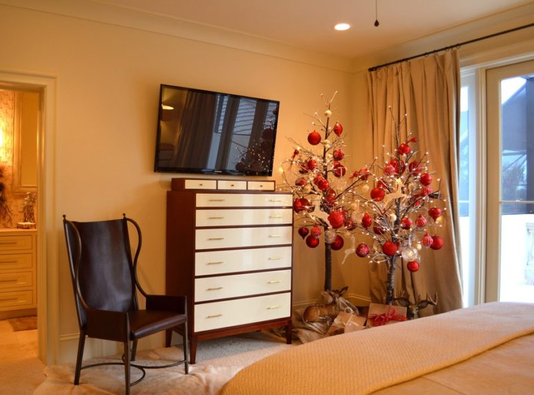 15 Beautiful Christmas Tree Decorating Ideas