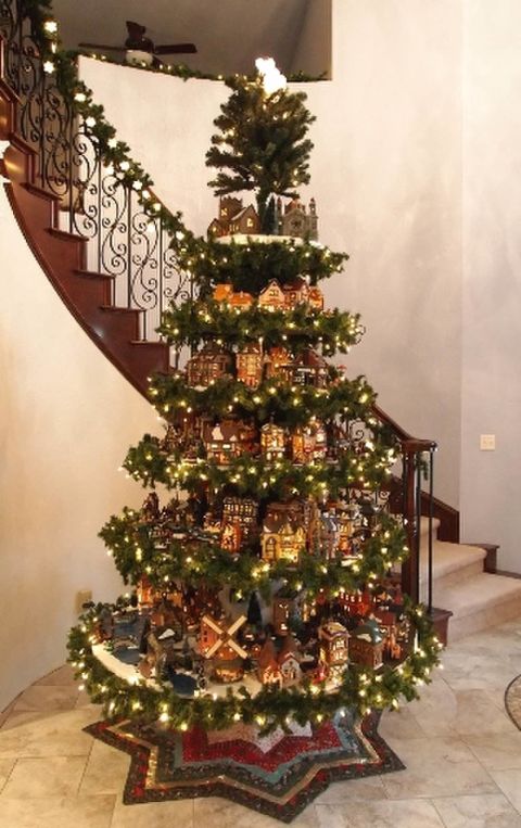 christmas-decoration-on-stair-case