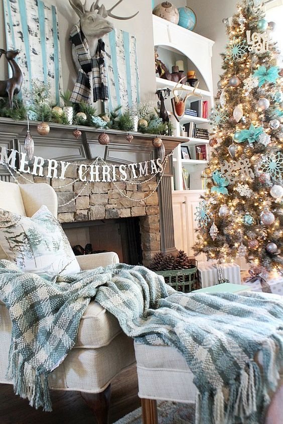 living-room-with-turquoise-christmas-tree