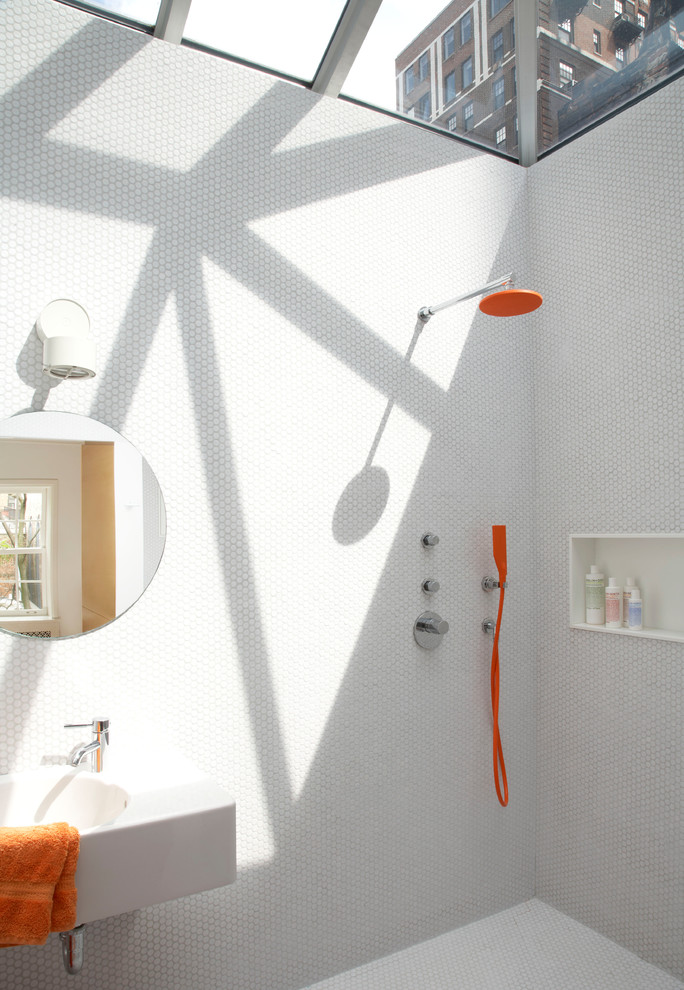 Modern Bathroom Design With White Tile