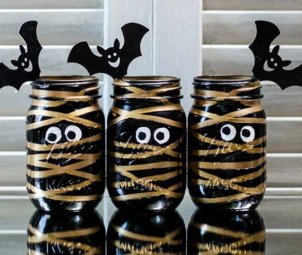 halloween-inspired-mason-jars