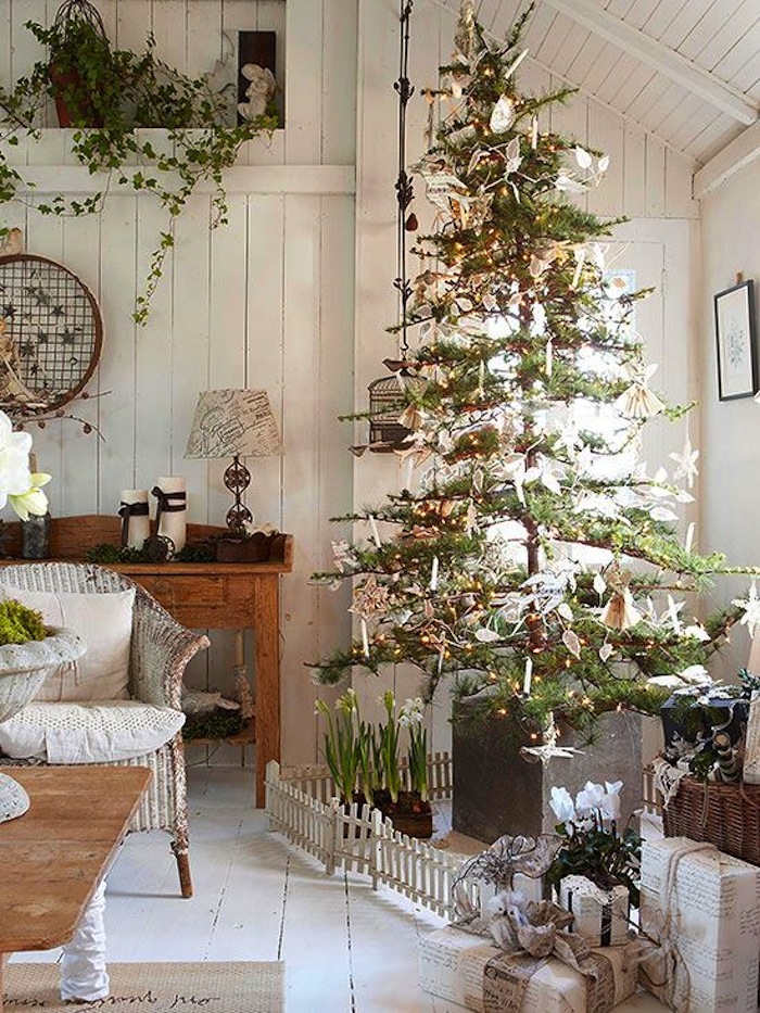 Country Christmas Tree Decorating Idea