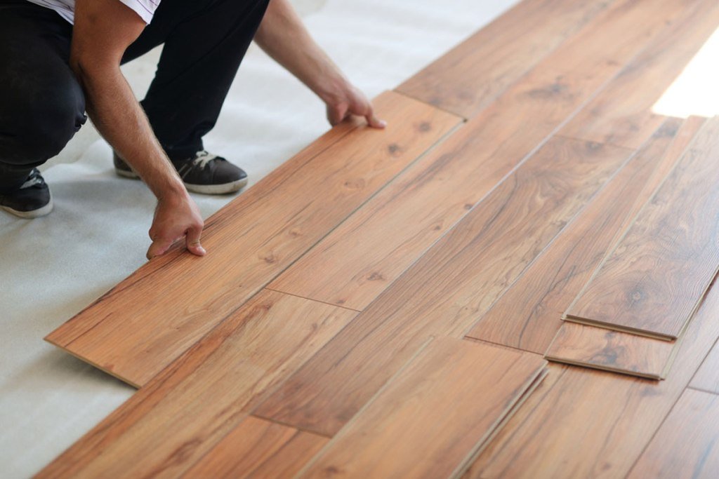 Laminated Floor Versus Hardwood Floor – Repairs